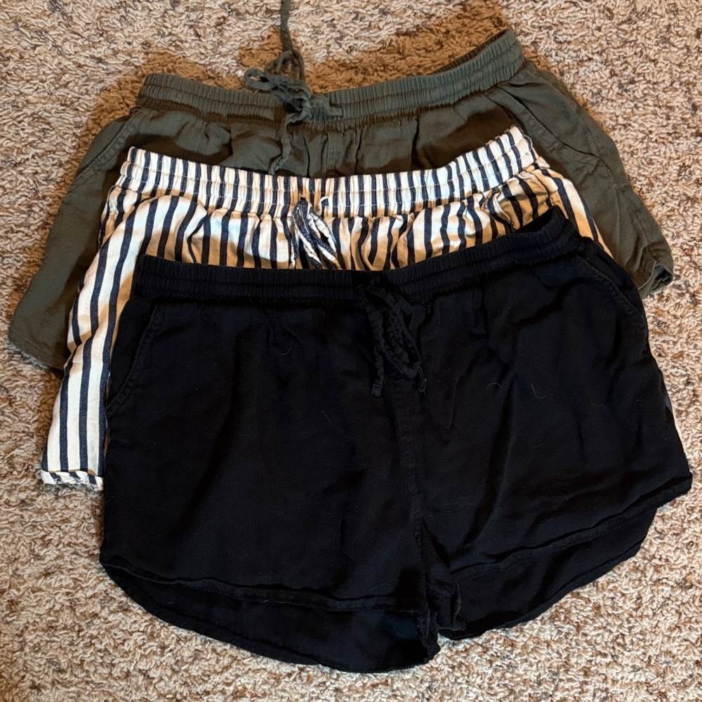 Universal thread women's Shorts Set - Black, Olive, and Striped